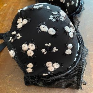 Victoria's Secret black & floral bra padded 38DD